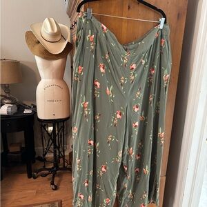 Ava & Viv Green Floral Wide Leg Pants